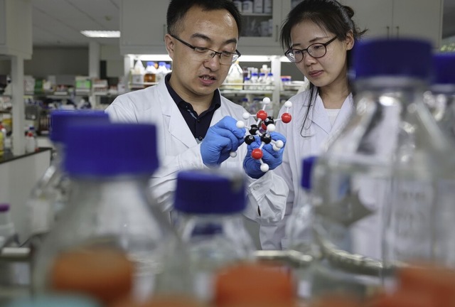 Laborarbeit am chinesischen Tianjin Institute of Industrial Biotechnology  | Foto: Jin Liwang