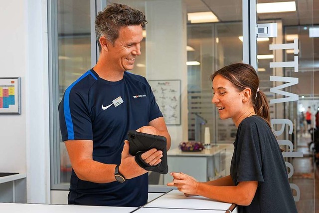 Sporttherapeuten erstellen die Trainingsplne gemeinsam mit den Patienten.  | Foto: Aktiv Reha GmbH