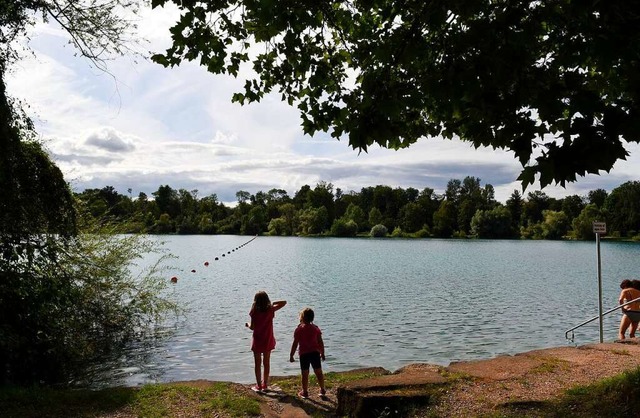 Am Waldmattensee signalisieren Bojen d...en dem Schwimm- und dem Baggerbereich.  | Foto: Wolfgang Knstle