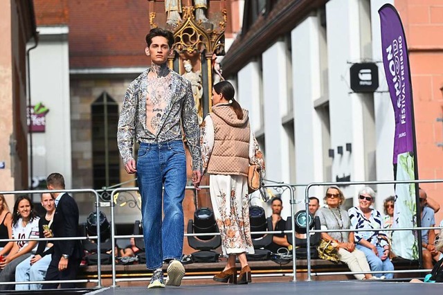 Modenschau beim Fashion &amp; Food Festival in Freiburg auf dem Mnsterplatz  | Foto: Thomas Kunz