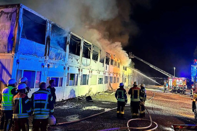 Nach einem Brand ist das Containerdorf...e am Sdring in Offenburg unbewohnbar.  | Foto: Helmut Seller