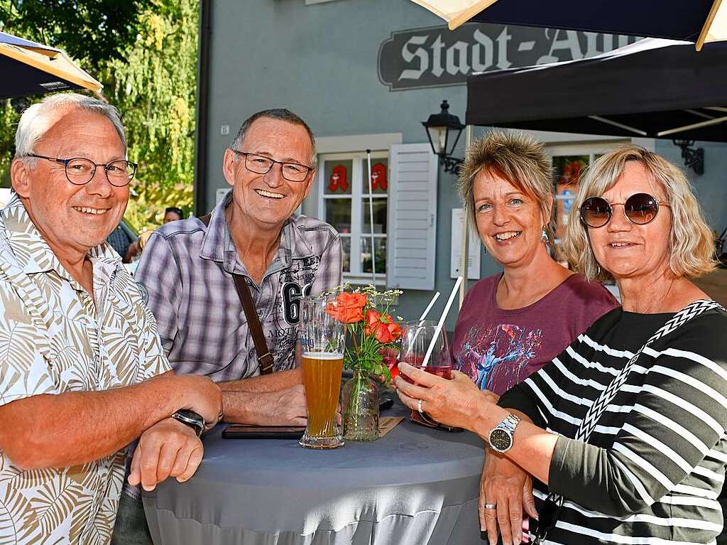 Magische Tiere, sommerliche Temperaturen: Staufen platzte beim verkaufsoffenen Sonntag aus allen Nhten.