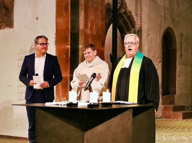 Ein Predigtgesprch zwischen Brgermei...punkt des kumenischen Gottesdienstes.  | Foto: Thomas Winckelmann