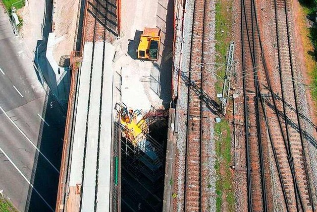 Die DB erneuert die Brcke ber die Fasanenstrae.  | Foto: Jrgen Schmidt/DB AG