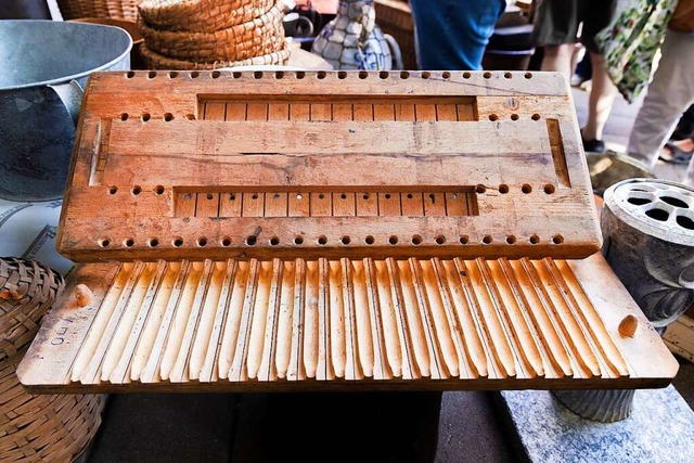 Was ist das? Nicht jeder Besucher hat die Zigarrenpresse auf Anhieb erkannt.  | Foto: Hubert Gemmert