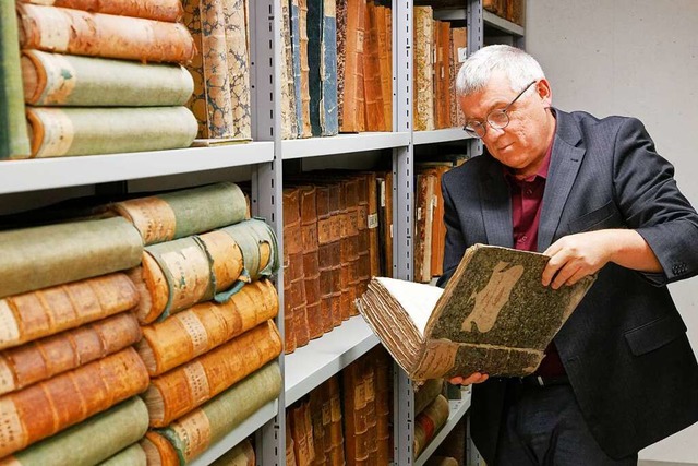 Andreas Lauble ist Archivar des Gemein...Gemeinden Rheinhausen und Weisweil an.  | Foto: Martin Wendel