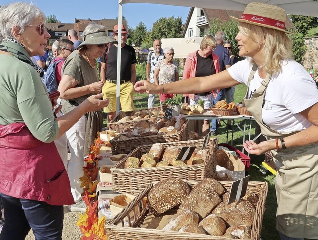 Beim ersten Brotmarkt im Franziskaner-...rschiedene Brotsorten probiert werden.  | Foto: Christine Weirich