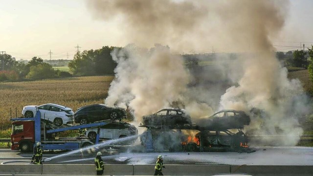 Der Fahrer des Transporters hatte den ...oppte auf dem Beschleunigungsstreifen.  | Foto: Maren Spth / EinsatzReport24