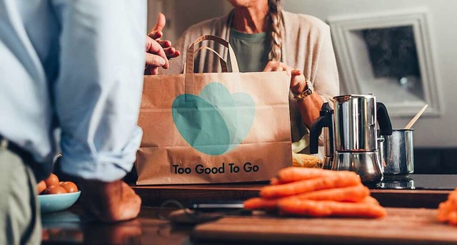 Mit der App &#8222;Too good to go&#822...teln an der Haltbarkeitsgrenze retten.  | Foto: Too Good to Go