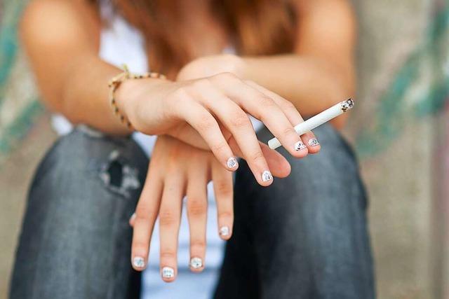 Grobritannien will knftigen Generationen das Rauchen verbieten