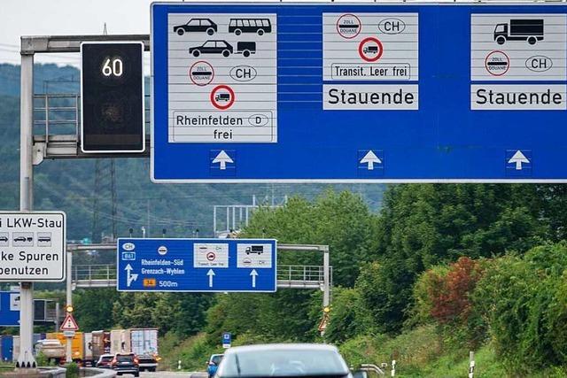 Ab 2024 dürfen Autos vor Autobahnzollanlagen in Weil und Rheinfelden nur noch eine Spur nutzen