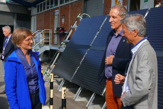 Staatssekretrin Franziska Brantner (G...s), den Geschftsfhrern von Consolar.  | Foto: Savanna Cosma