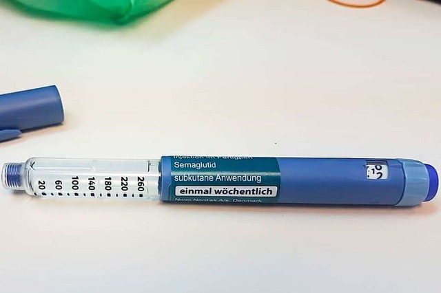 Eine Flschung des Diabetesmedikaments...knopf am Ende der Spritze zu erkennen.  | Foto: Regierungsprsidium Freiburg