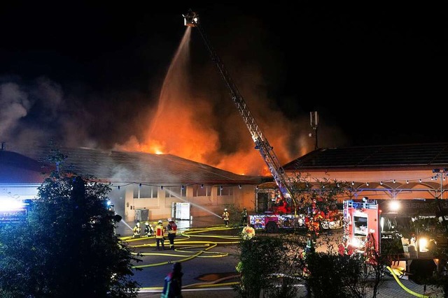 Der Brand in der Winzergenossenschaft Schliengen  | Foto: Volker Mnch