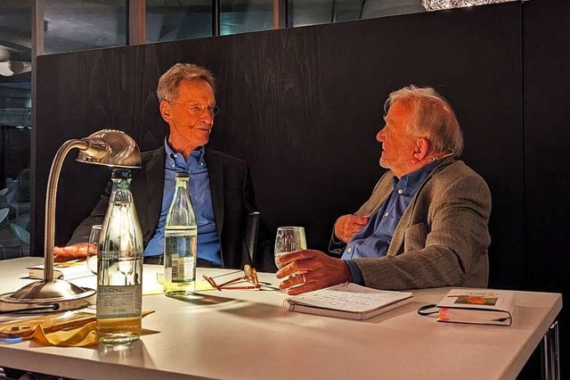 Bernhard Schlink (links) im Gesprch mit Rdiger Safranski  | Foto: Dorothee Philipp