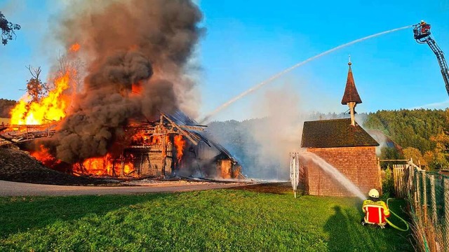 Grobrand auf einem Bauernhof bei Titisee.  | Foto: Kamera 24