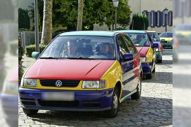 Bunte VW Polo rollen durch das Schuttertal