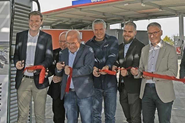 Auf dem Flugplatzareal in Lahr gibt es jetzt einen Ladepark für E-Autos