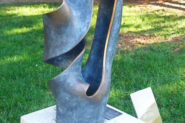 Manfred Schmids Skulptur in Rheinfelden ist ein abstraktes Band der Freundschaft