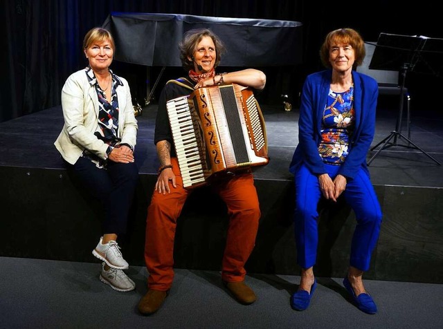 Drei starke Frauen: Anette Klaas (von ...tveranstaltung der Frauenaktionswochen  | Foto: Ursula Freudig
