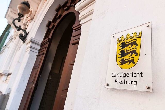 Vor dem Freiburger Landgericht hat jetzt der Arbeitsvermittler ausgesagt.  | Foto: Silas Stein (dpa)