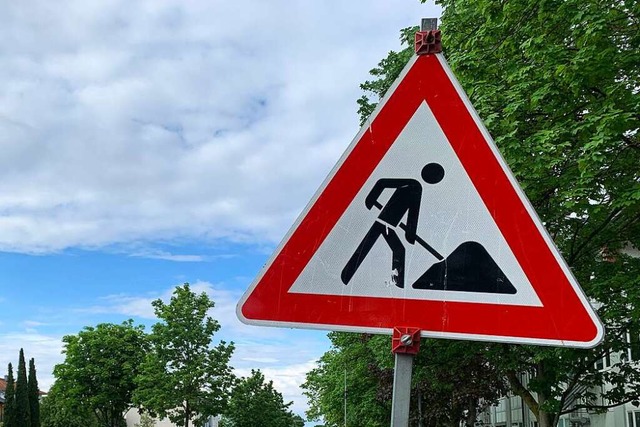 Autofahrer mssen sich in der Ortsdurc...altingen auf Behinderungen einstellen.  | Foto: Simone Hhl