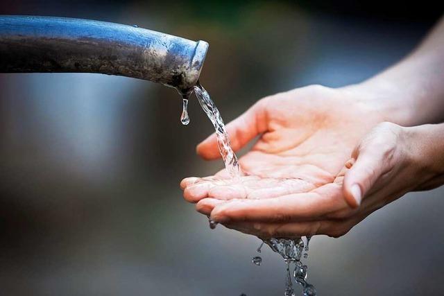 Versorgung mit Tankwagen: Zell-Gresgen knnte das Trinkwasser ausgehen