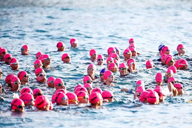 Nur Frauen drfen an diesem Samstag be...riathletinnen 2017 kurz vor dem Start.  | Foto: MAXX WOLFSON