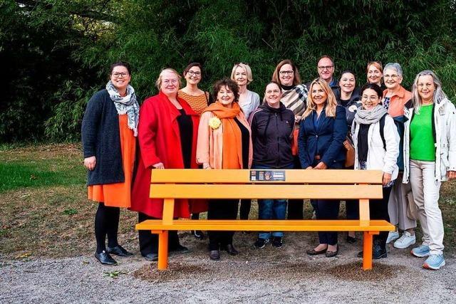 In Offenburg mahnt eine Sitzbank gegen Gewalt gegen Frauen