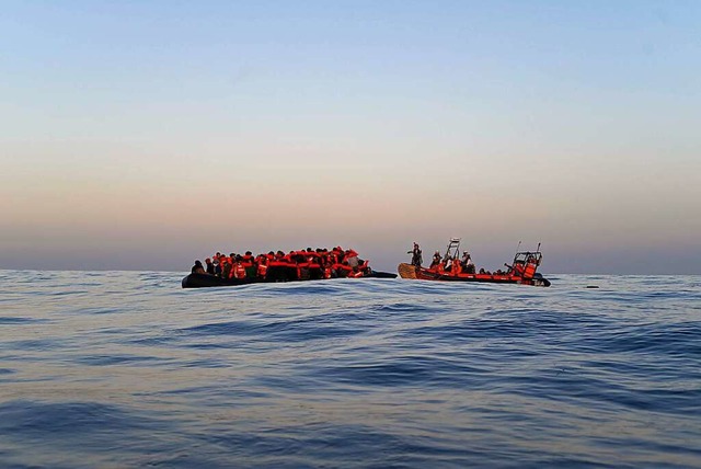 Die Freiburger Hilfsorganisation r42-S...ungen auf dem Mittelmeer (Symbolbild).  | Foto: Candida Lobes (dpa)