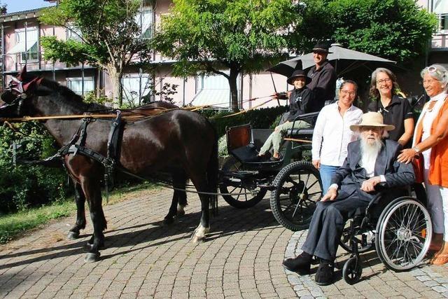 Münstertals Ehrenbürger Franz Gutmann erhält zum 95. Geburtstag ein besonderes Geschenk