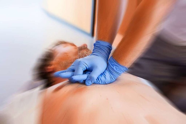 Durch Herzdruckmassagen knnten im Notfall mehr Menschen berleben.  | Foto: Uniklinik Freiburg