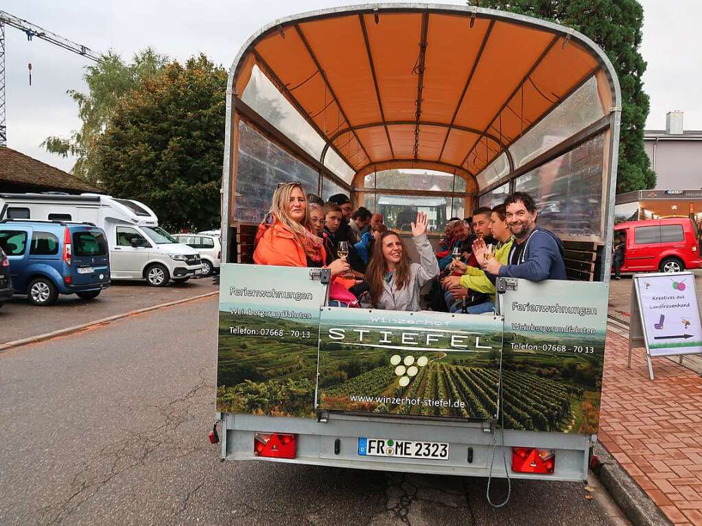 Das Winzerdorf Ihringen feiert mit dem Herbstausklang die Einfuhr des letzten Erntewagens.