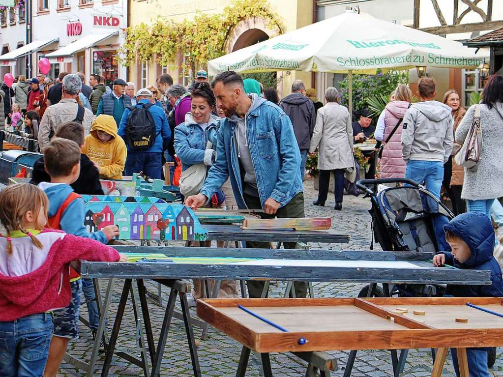 Mannes Gartenfestspiele, garantiert ohne Elektronik und mit viel Phantasie, lockten kleine und groe Kinder.