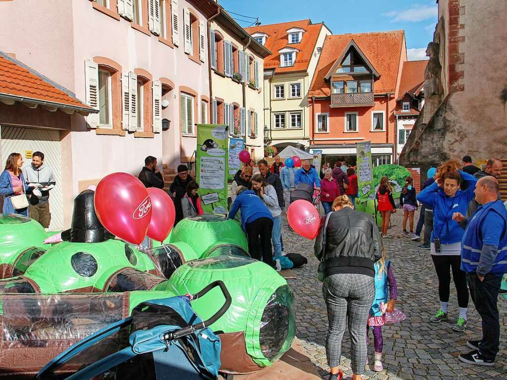 Gefragt waren auch die Bewegungsangebote und Spiele der "rollenden Kinderturnwelt" der Kinderturnstiftung Baden-Wrttemberg und des TV Endingen