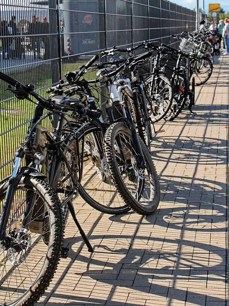 Viele Besucher nutzten das Fahrrad, um die vielen Angebote im weitlufigen Industriegebiet zu erkunden.