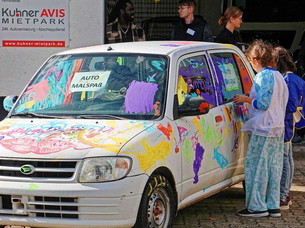 Einfach mal ein Auto anmalen, ganz ohne Stress mit den Eltern - Auto Mller machte es mglich.