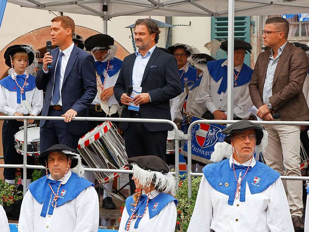 Brgermeister Tobias Metz, G&H-Vorsitzender Ingo Fuchs und Erfa-Vorsitzender Florian Seitz (von links) erffnen die Leistungsschau und danken allen Beteiligten.