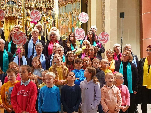 Beim Lied Lollipop gab&#8217;s auch Ses fr die Besucher  | Foto: Sonja Niederer