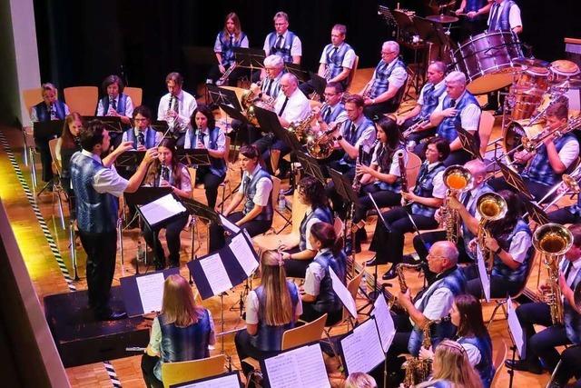 Herbstkonzert der Wehrer Stadtmusik mit musikalischer Reise