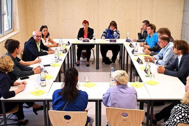 Sdbadische Landtagsabgeordnete diskutieren in Freiburger Montessori-Schule ber Religionsunterricht