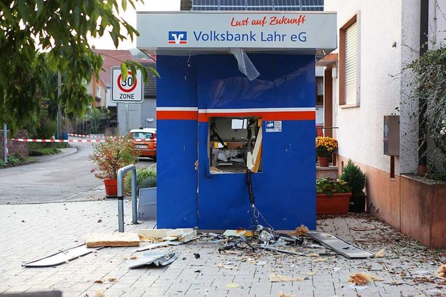 Der zerstrte Geldautomat in der Waldstrae in Sulz  | Foto: Bastian Bernhardt