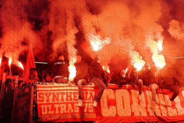 Mitglieder des SC Freiburg kritisieren den Einsatz von Pyrotechnik
