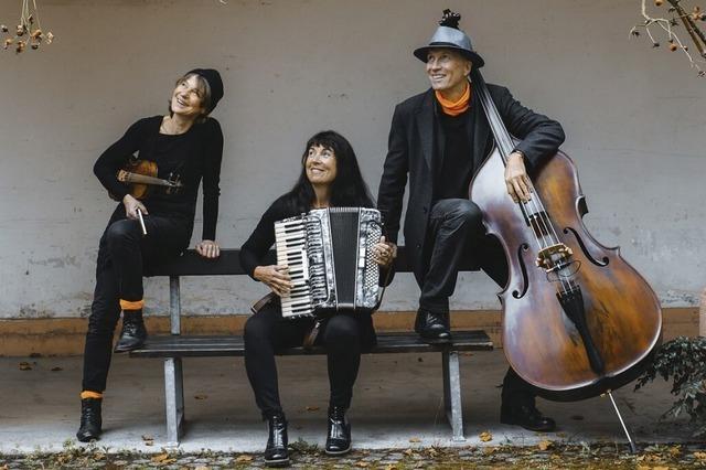 Das Trio Tri Oranjes gibt ein Konzert im Elztalmuseum Waldkirch