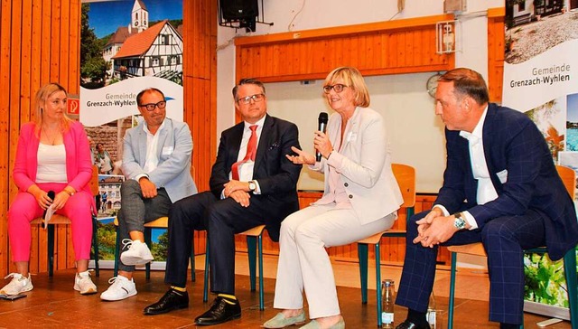 Bei der Podiumsdiskussion zur Zentreng... d&#39;Aubert und Joachim Schlageter.   | Foto: Rolf Reimann