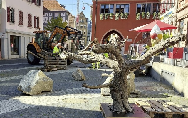 Nach und nach wird die Innenstadt zur ...hne &#8211; wie hier am Urteilsplatz.   | Foto: Uwe Schwerer