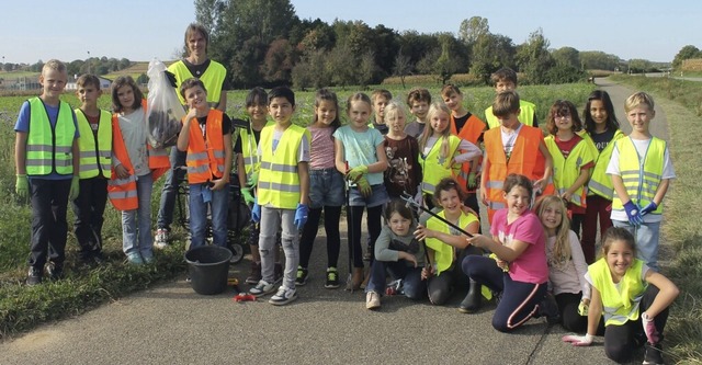 Fleiig dabei war auch  die dritte Klasse aus Mnchweier.  | Foto: Stadt