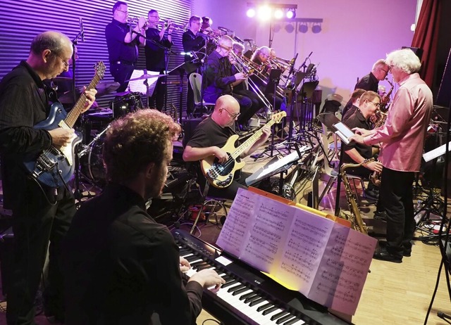 Voller Klang und musikalische Dynamik: &#8222;The Desert Jazz Orchestra&#8220;.  | Foto: Michael Haberer