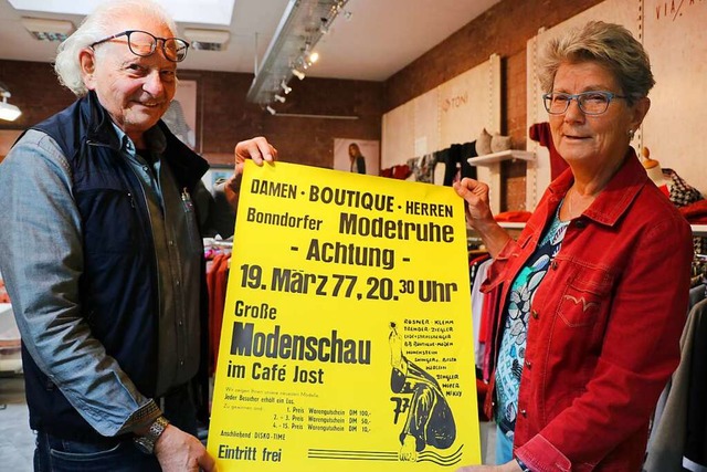 Ursula und Ludwig Nehmer bereicherten ... ihrer ersten Modenschau im Jahr 1977.  | Foto: Martha Weishaar