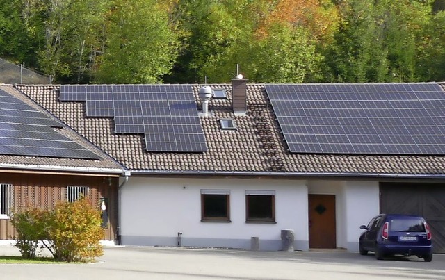Strom fr den Eigenbedarf liefert eine... auf dem Dach der Bernauer Klranlage.  | Foto: Sebastian Barthmes